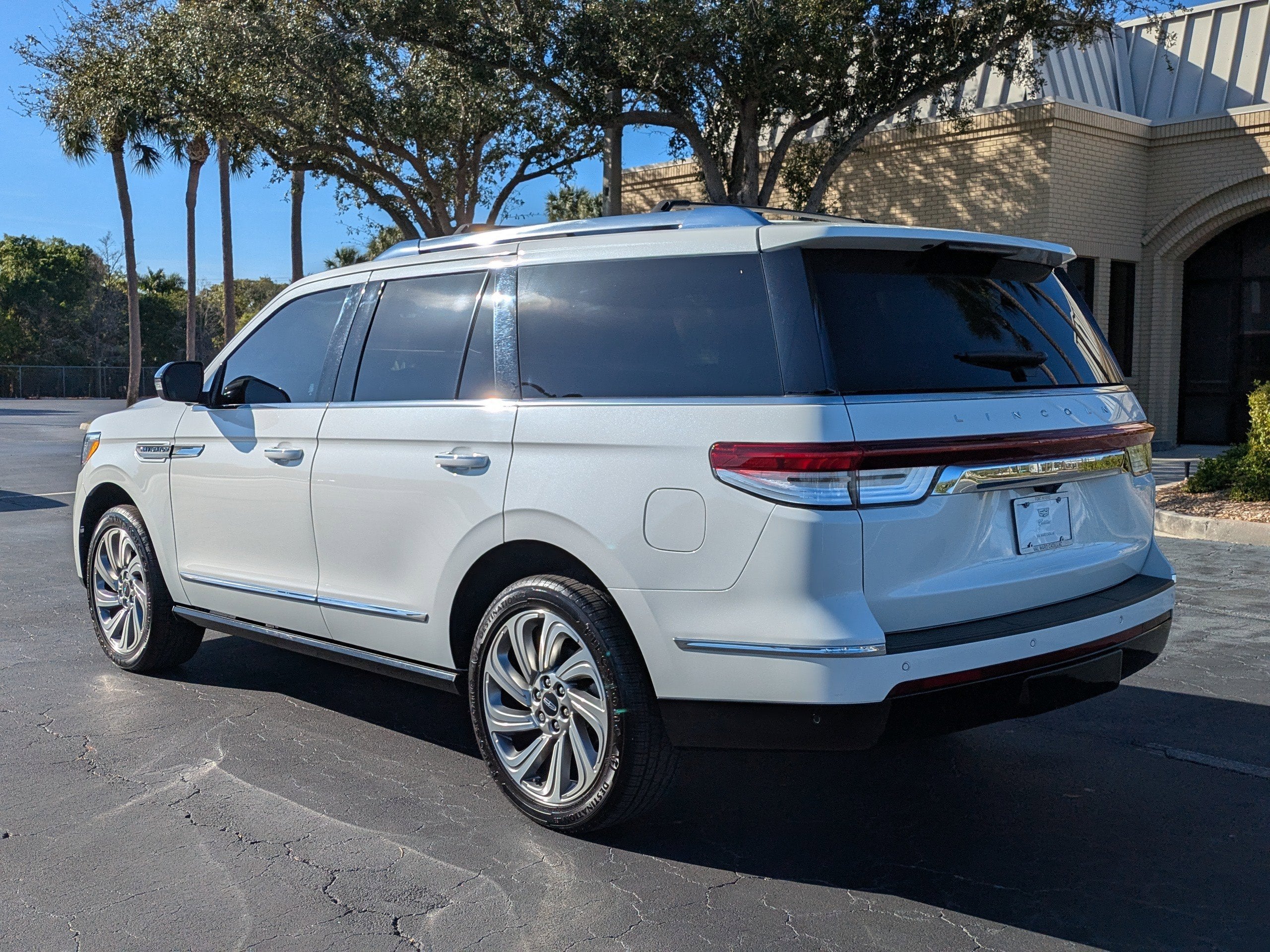2022 Lincoln Navigator Standard