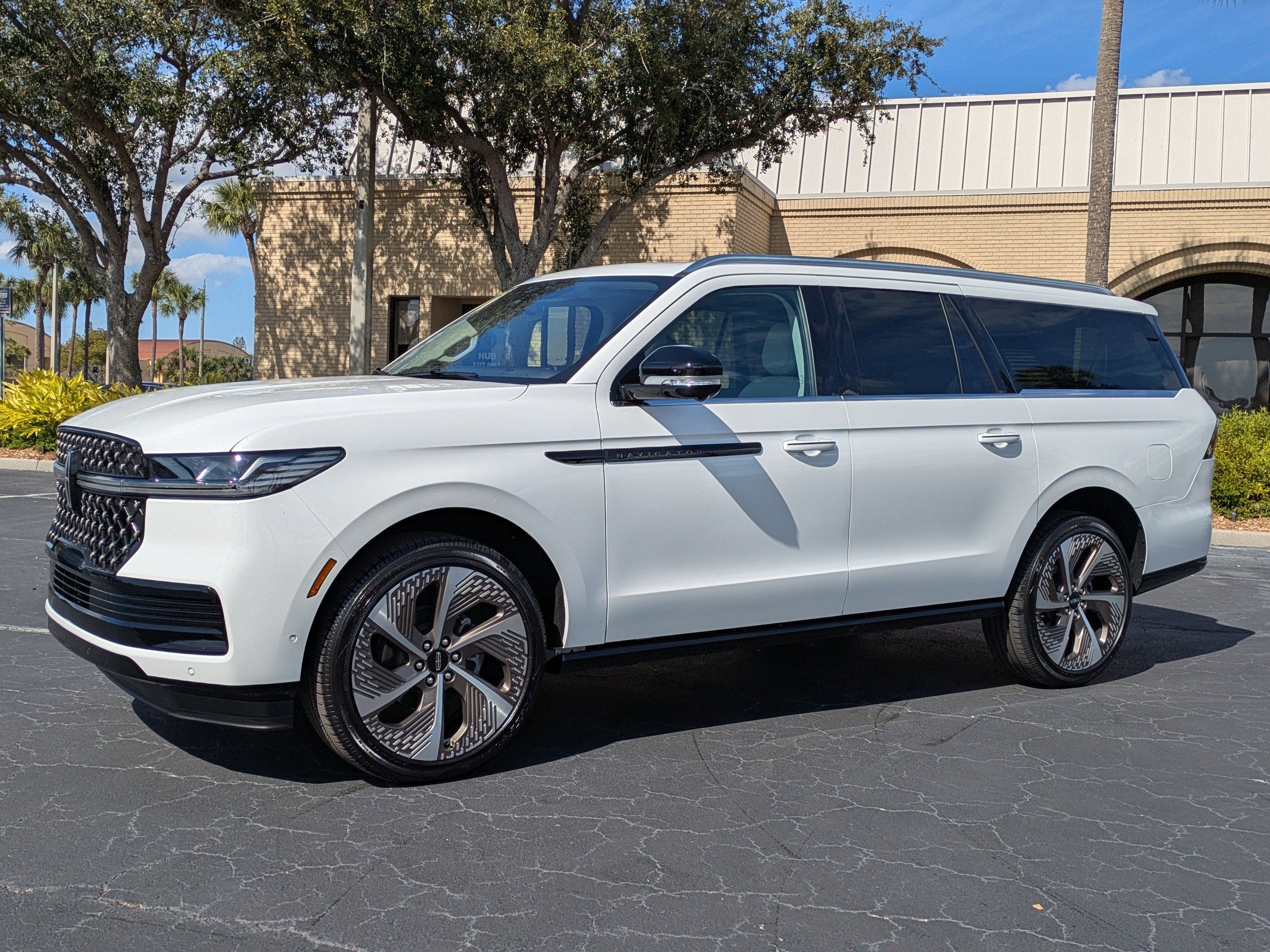 2025 Lincoln Navigator L Black Label