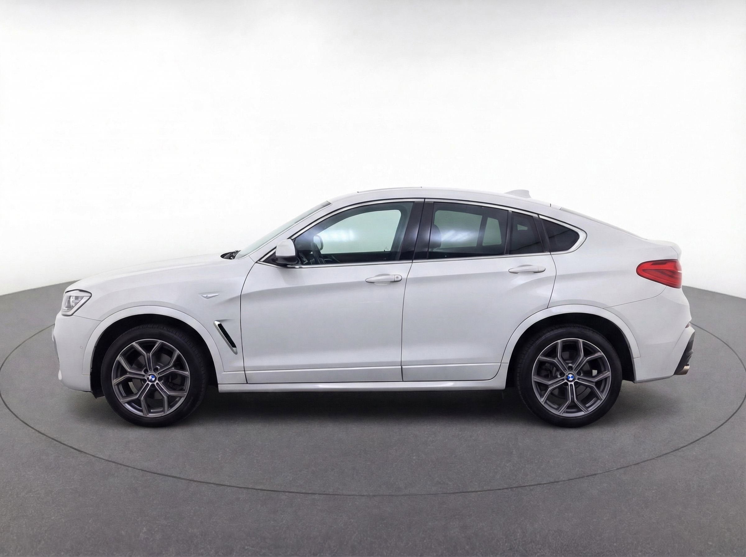 2024 BMW X4 xDrive30i