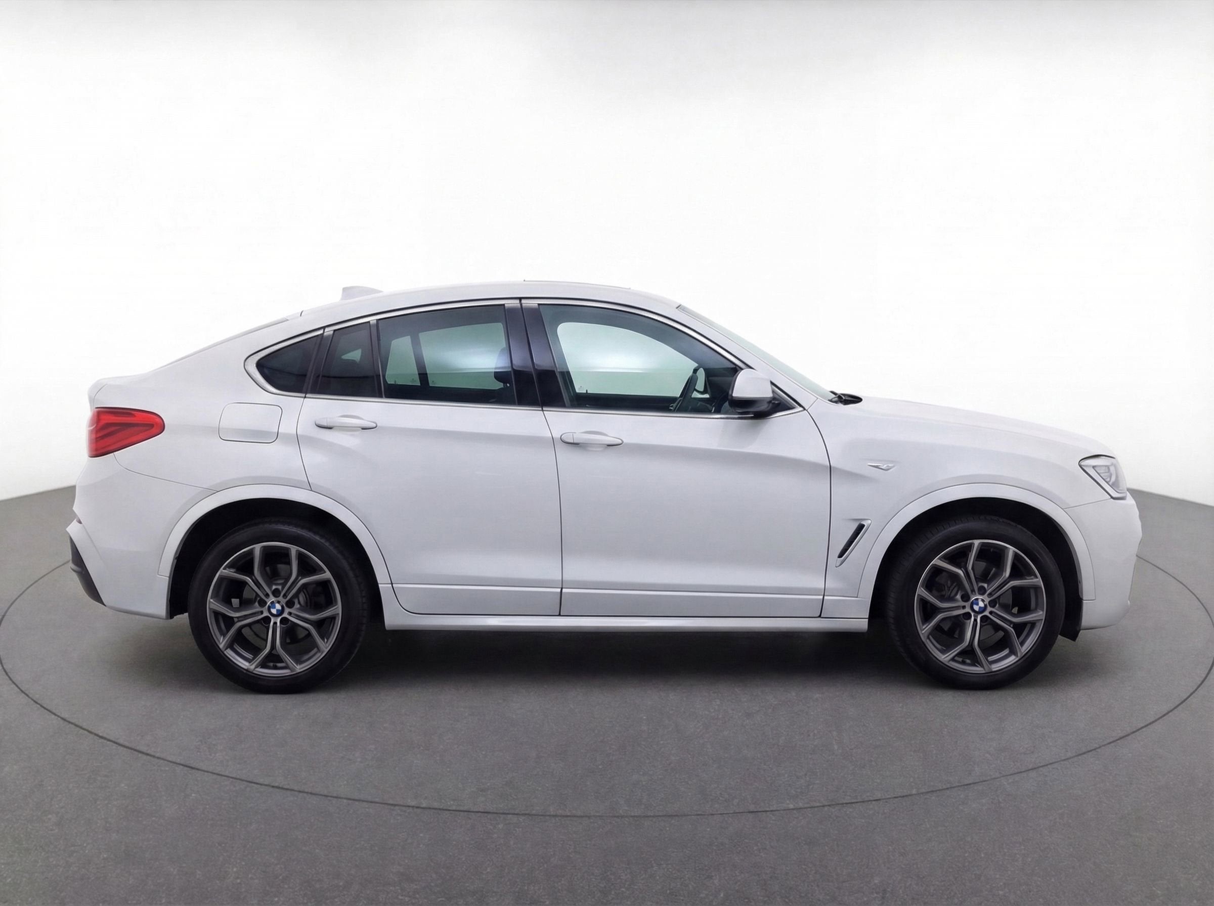 2024 BMW X4 xDrive30i