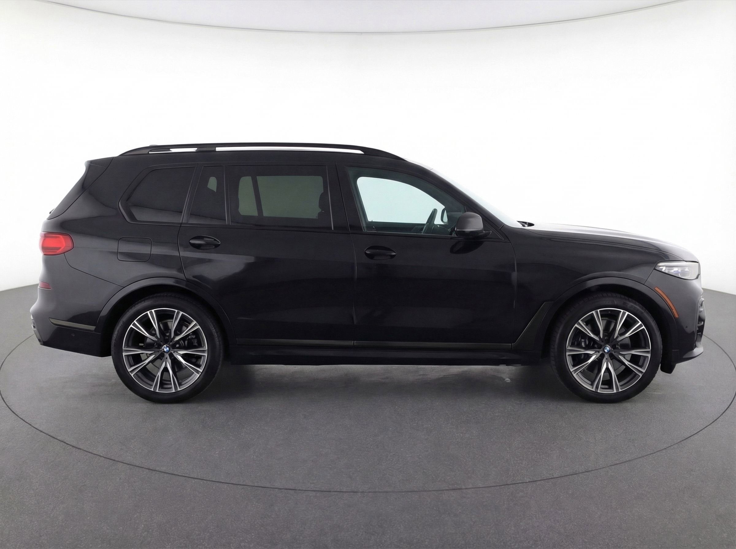2022 BMW X7 M50i