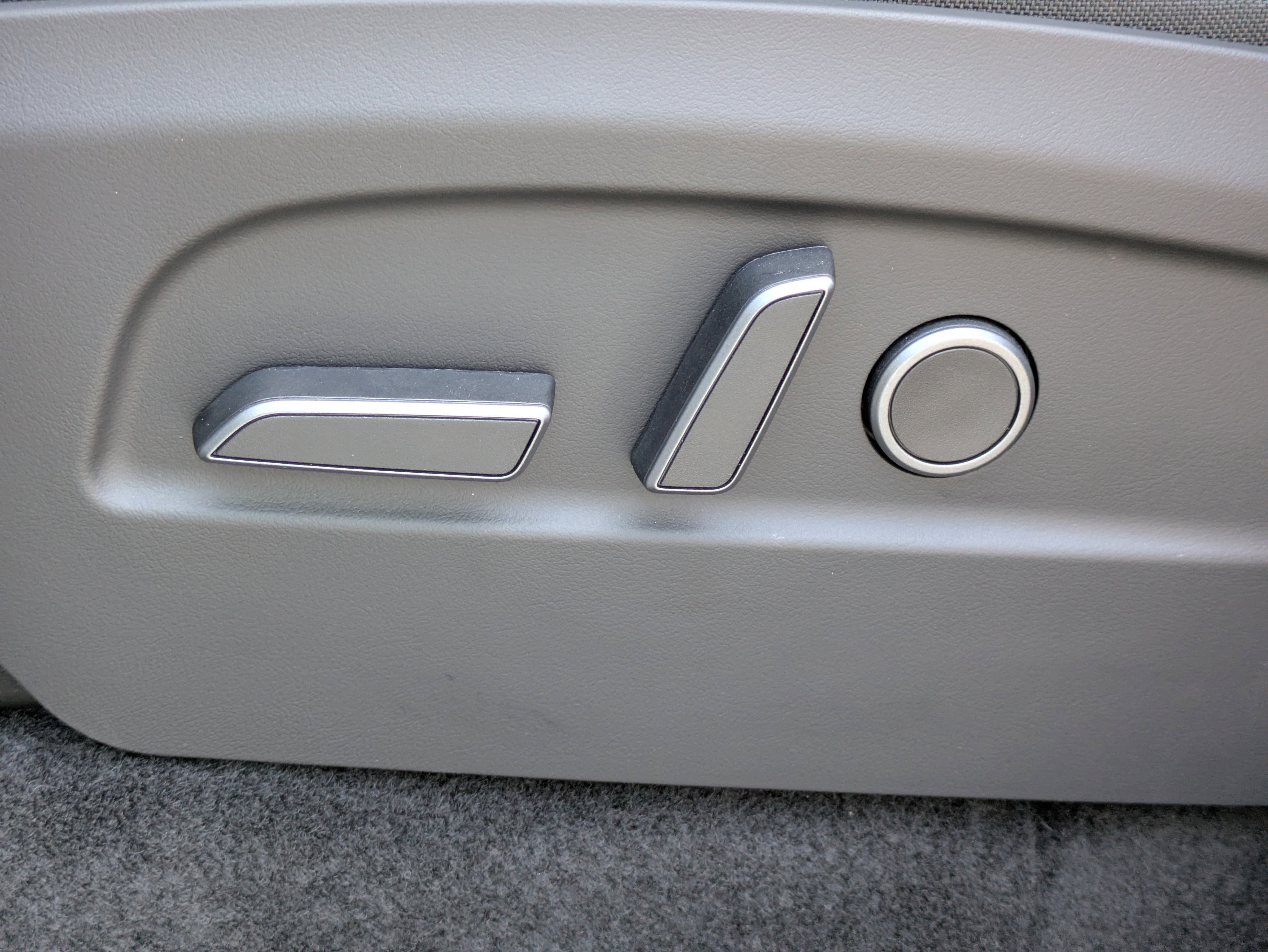 2026 Tesla Model Y Premium