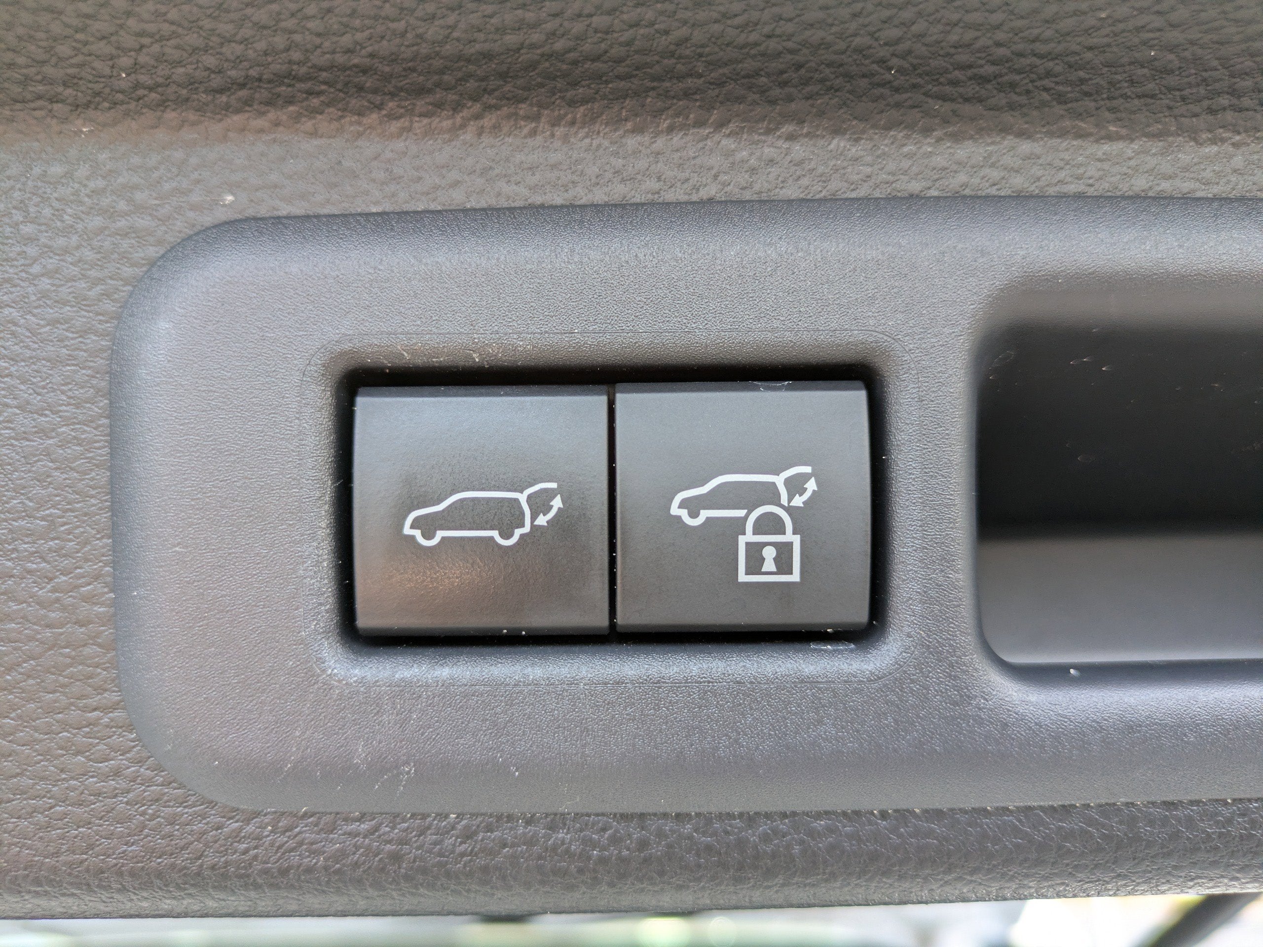 2023 Toyota Sequoia Platinum Hybrid