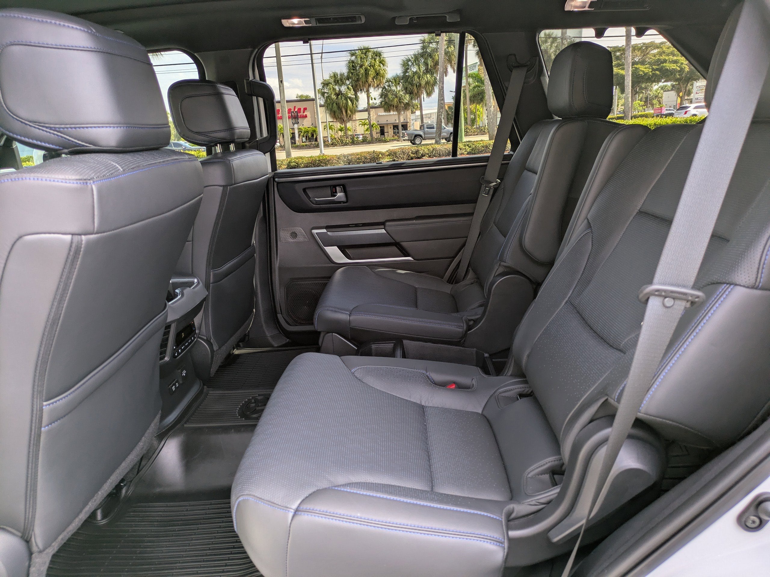 2023 Toyota Sequoia Platinum Hybrid