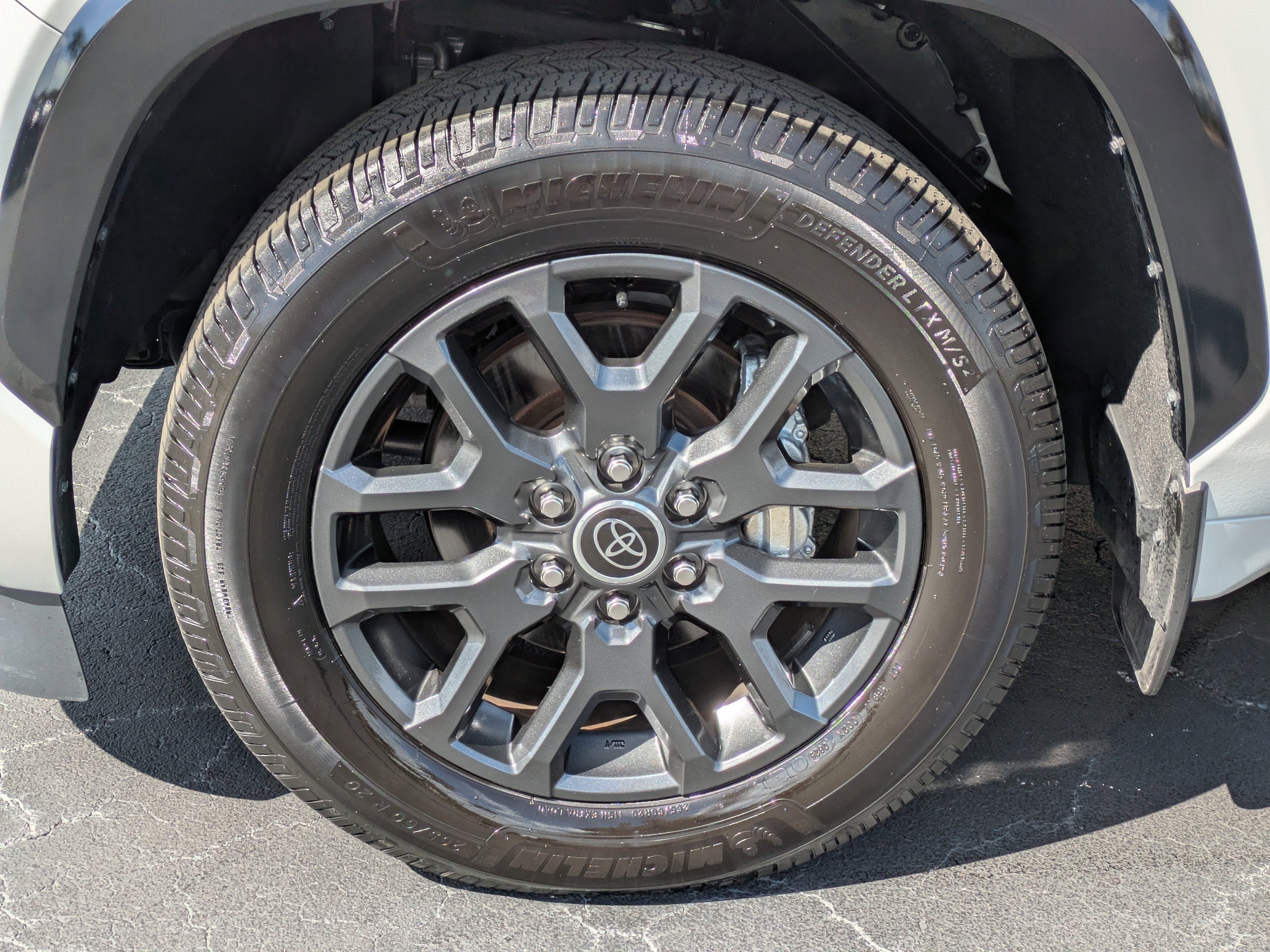 2023 Toyota Sequoia Platinum Hybrid