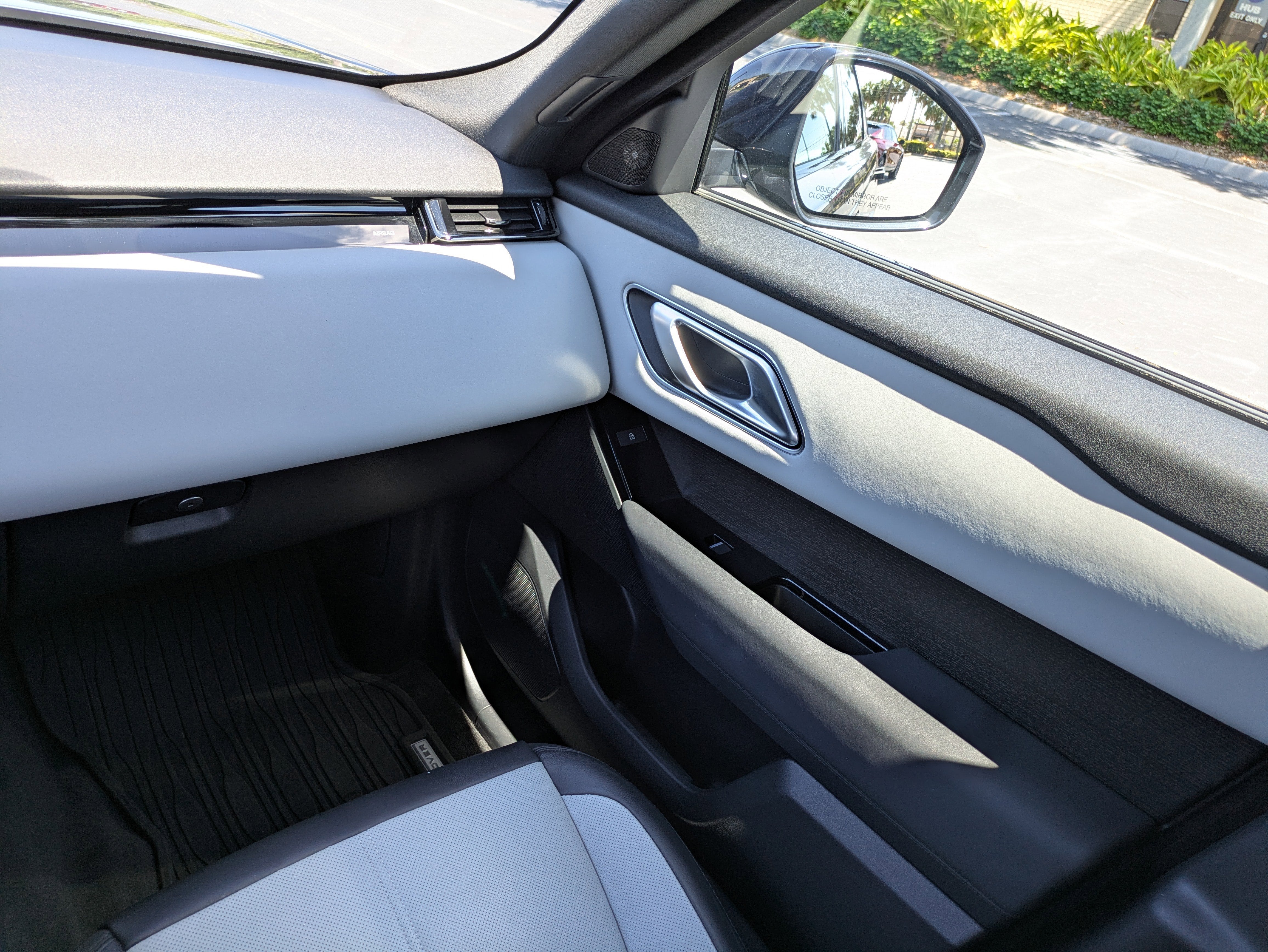 2024 Land Rover Range Rover Velar Dynamic SE