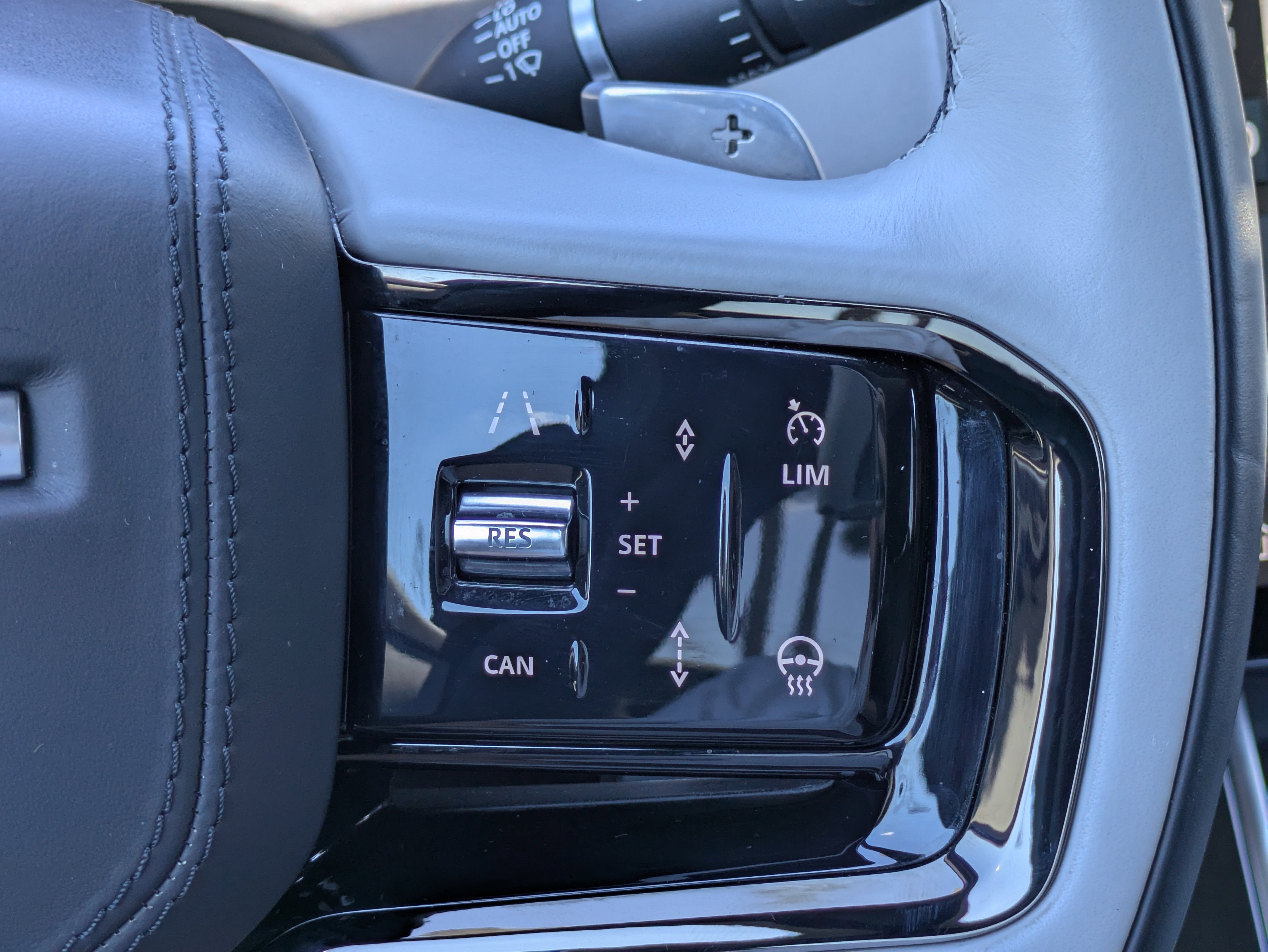2024 Land Rover Range Rover Velar Dynamic SE
