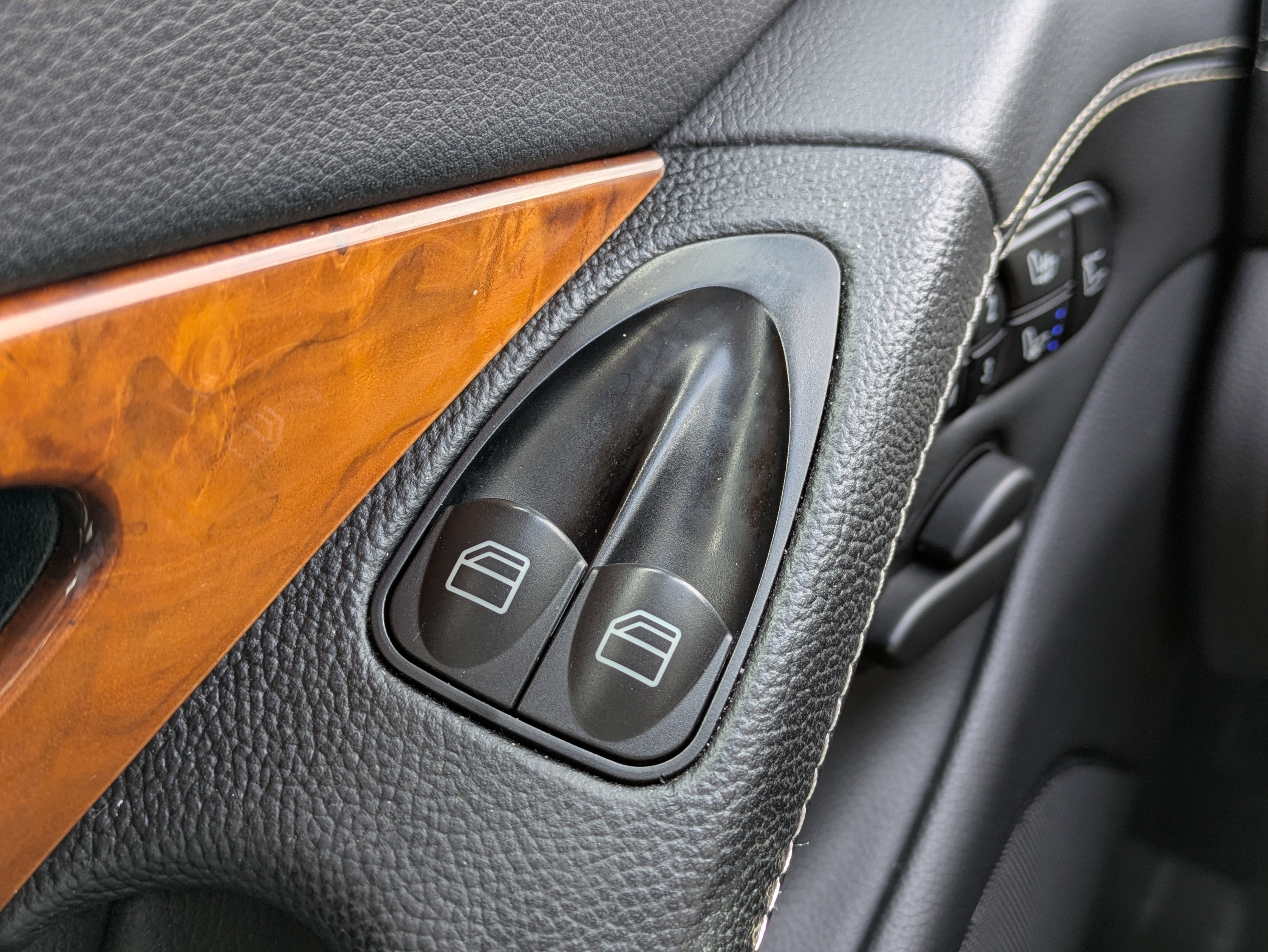 2012 Mercedes-Benz SL-Class SL 550